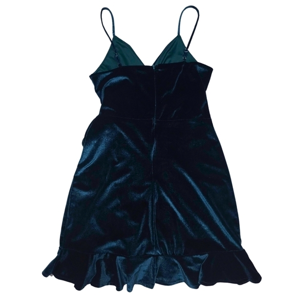 She + Sky Stretch Emerald Green Velvet Mini Dress Medium - Picture 4 of 9